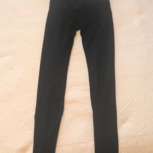 Black lululemon leggings